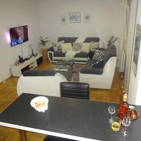 Apartment Apartman Apolon *